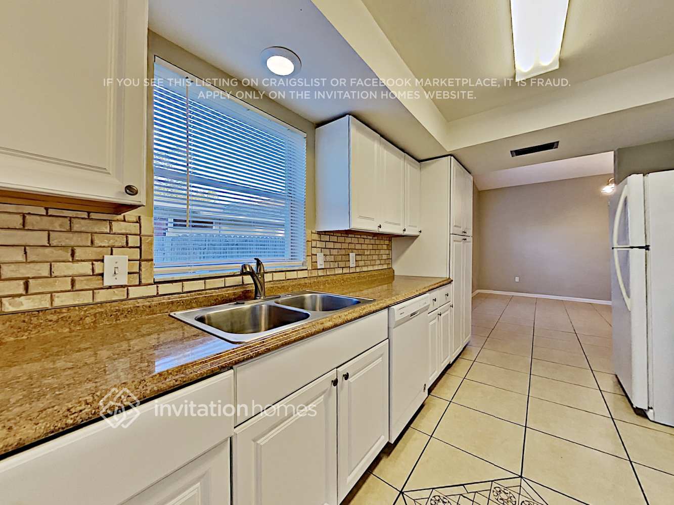 Building Photo - 3100 Blue Heron St