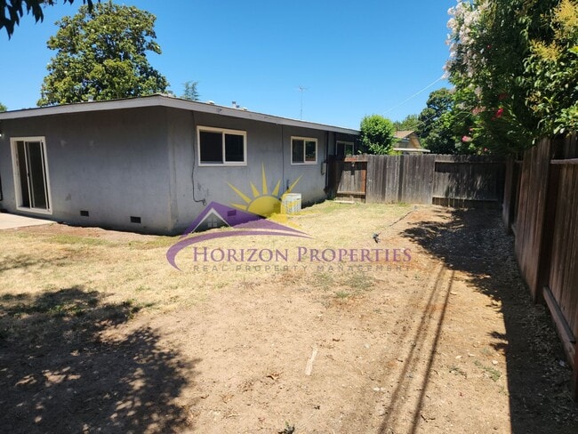 Building Photo - 1430-1432 Topaz Way