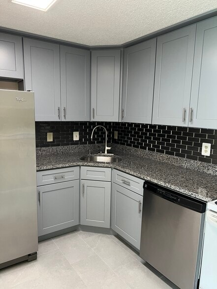 Kitchen - 8308 Tamarron Dr