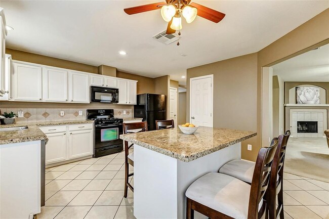 Building Photo - 6303 Applewood Forest Dr