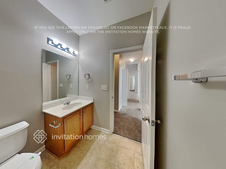 Building Photo - 3917 Cutler Donahoe Way