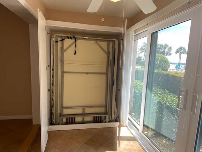 Building Photo - 845 S Gulfview Blvd