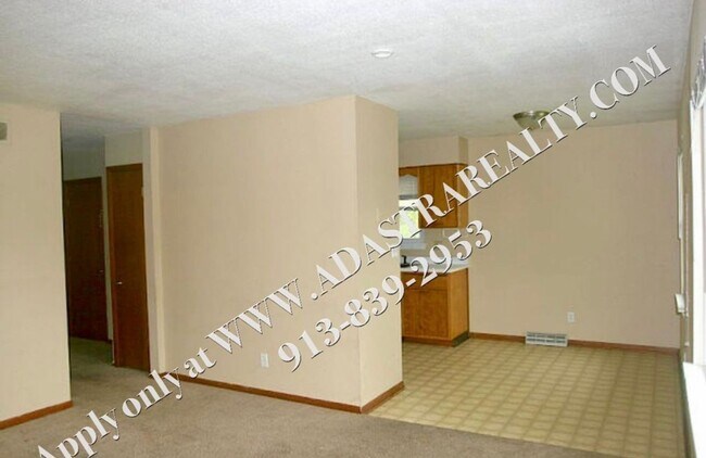 Building Photo - 1402 S Harris Ave