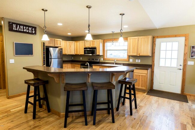 Building Photo - Lovely West Kalispell Home