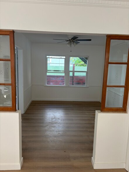 Building Photo - 2212 Fox Hills Dr