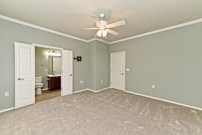 Building Photo - 533 Mill Pond Path