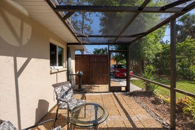 Building Photo - Luxury Seasonal Furnished Rental "Charming...