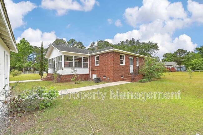 Building Photo - 1132 Children Rd