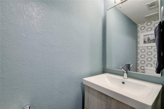 Building Photo - 9019 Wagtail Dr