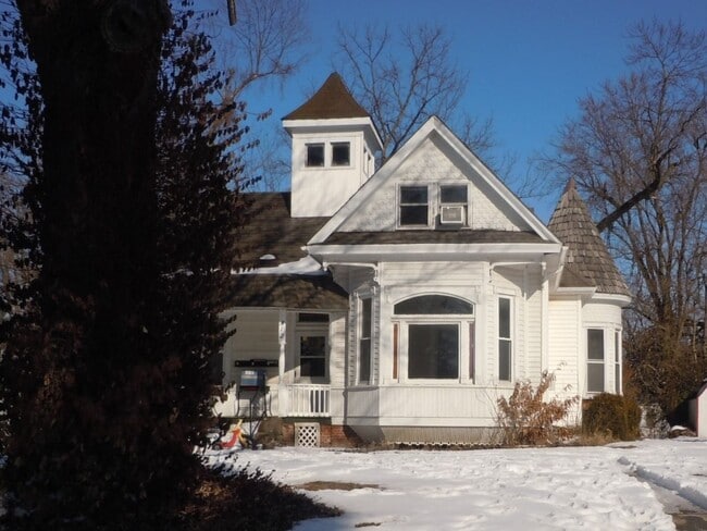 Building Photo - 312 S Fillmore St