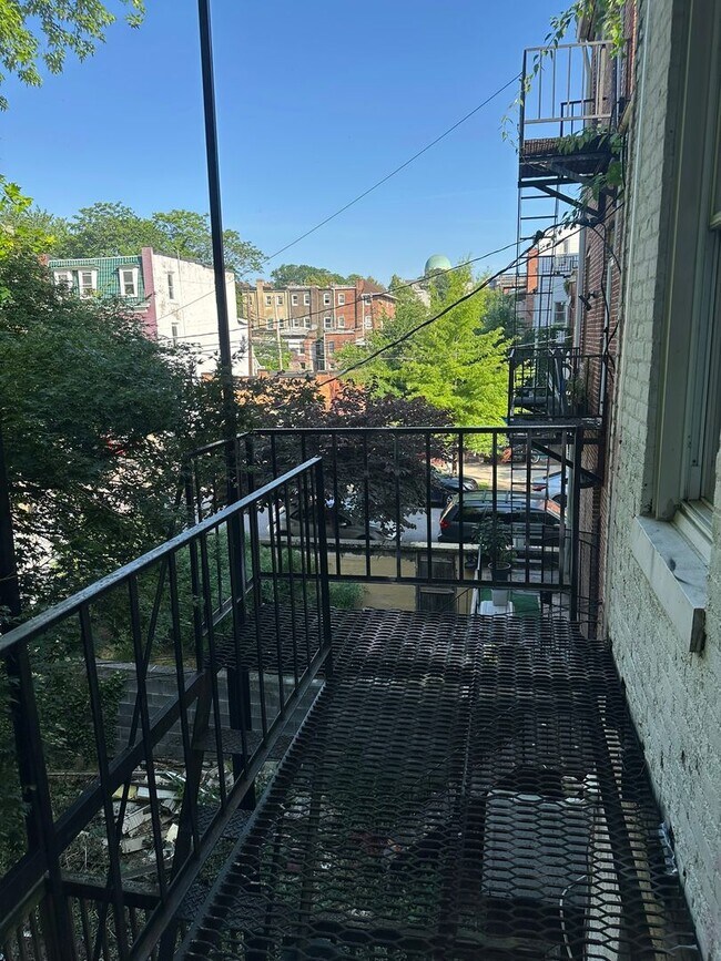 Building Photo - 3222 Auchentoroly Terrace