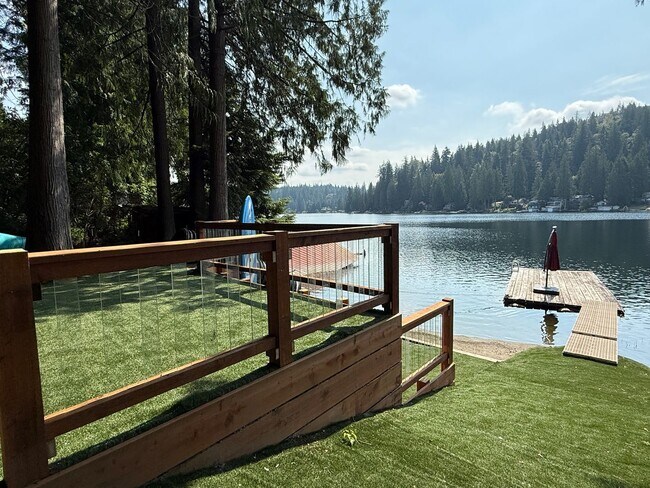 Building Photo - Private Lakefront Cabin for Rent