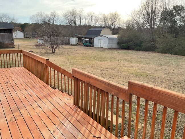 Building Photo - Home For Rent in Crouse NC