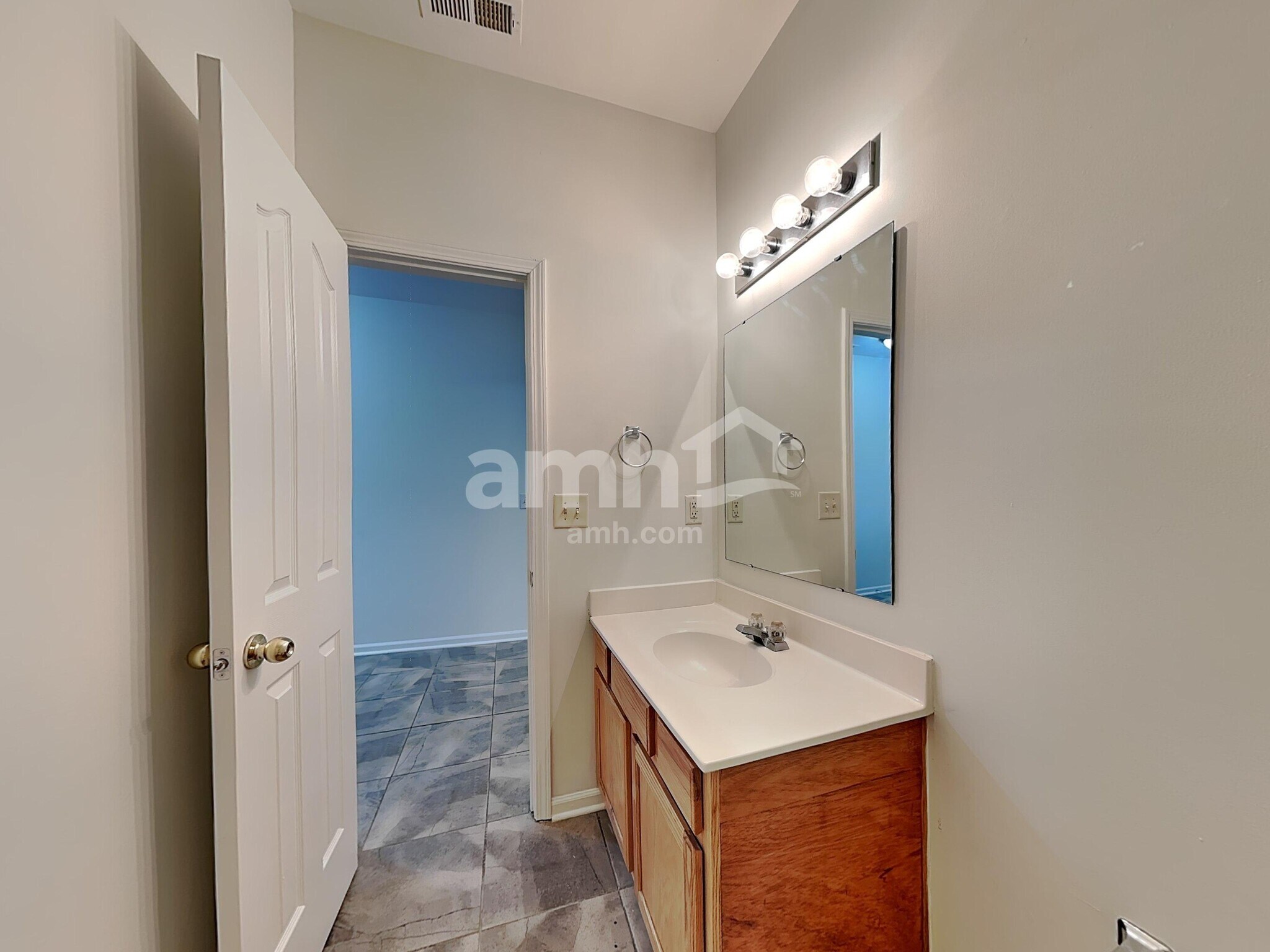 Building Photo - 157 Flanders Dr