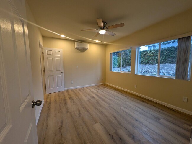 Building Photo - 1938 N Mills Ave