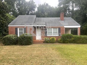 Building Photo - 3163 Highpoint Dr