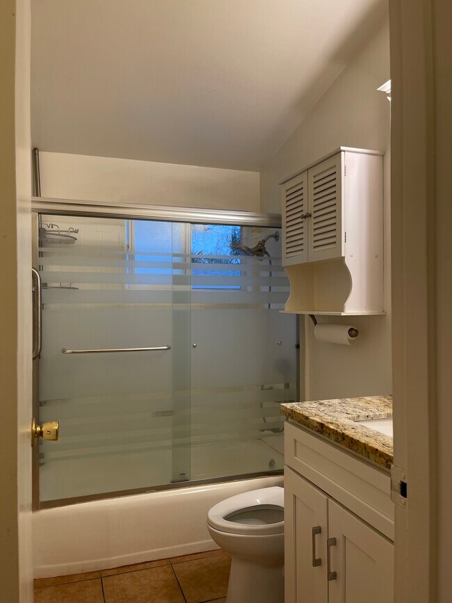 Building Photo - 18556 Community St