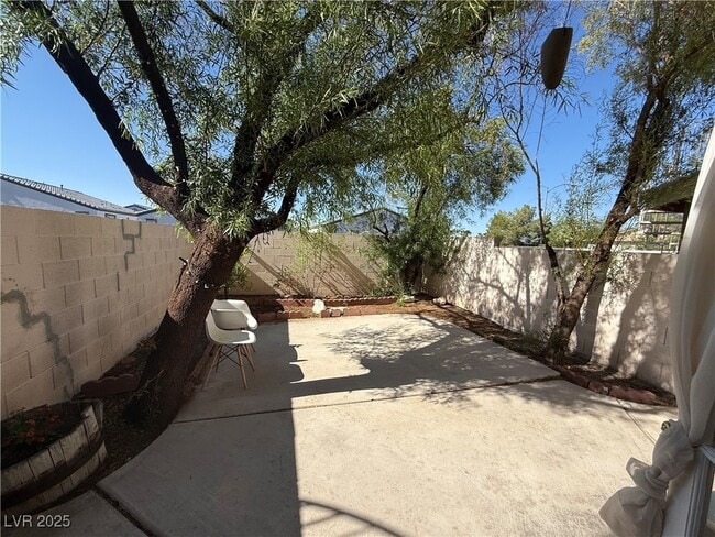 Building Photo - 8004 Celestial Ave