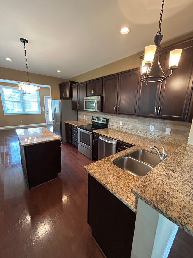 Building Photo - 3 bed 2.5 bath in Germantown