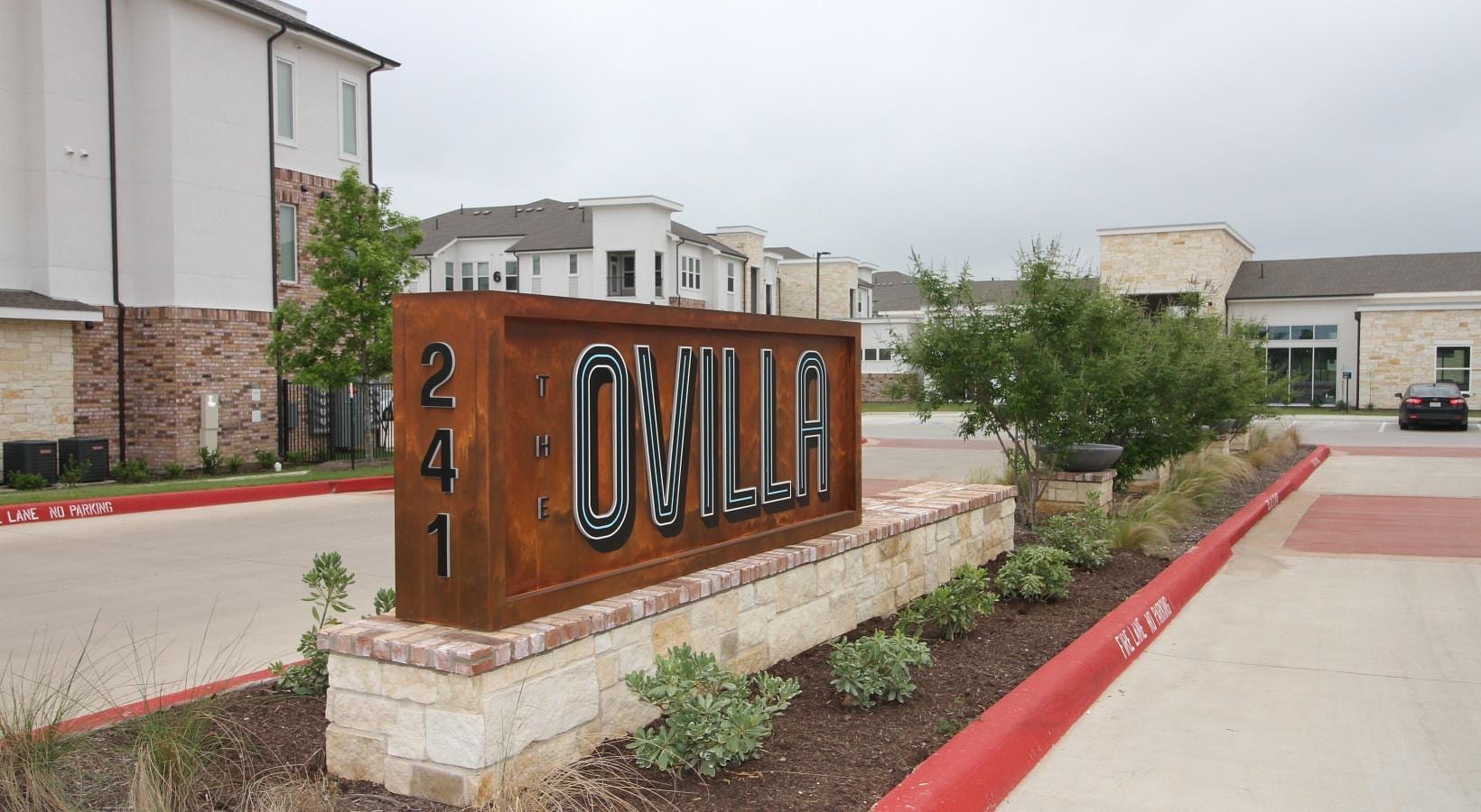 Building Photo - 241 N Overlook Dr
