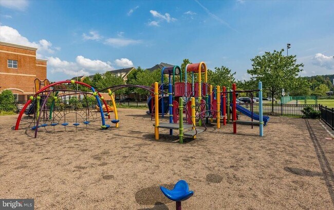 Building Photo - 456 Ferdinand Day Dr