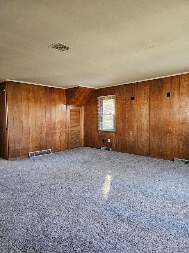 Building Photo - Great Two Bedroom Home in Haskins