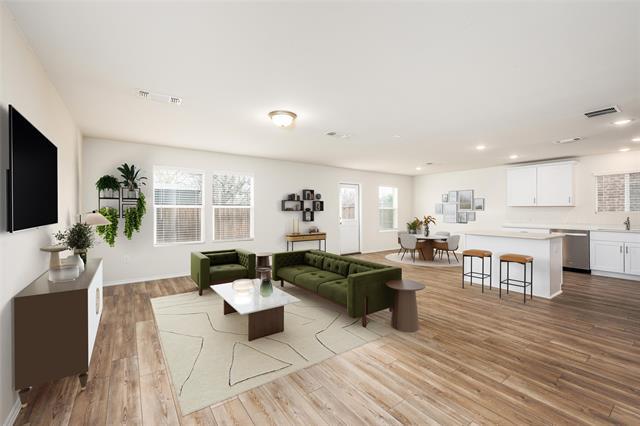 Building Photo - 321 Glenwick Ln