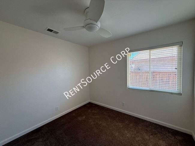 Building Photo - 2240 Westpark Dr