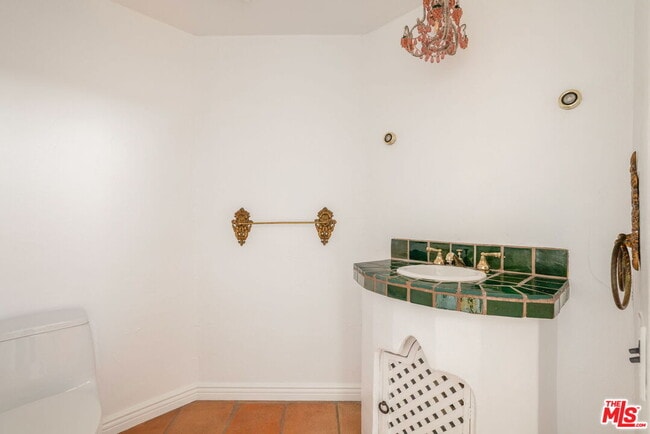 Building Photo - 206 Bellino Dr