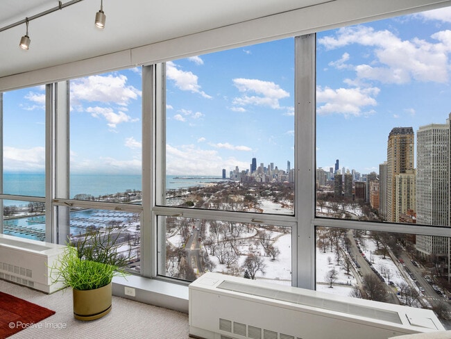 Building Photo - 330 W Diversey Pkwy