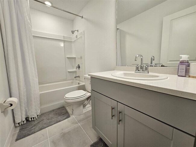 Building Photo - 4451 Arlington Ave