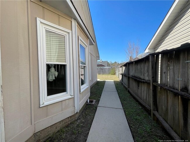 Building Photo - 2840 Chillingworth Dr