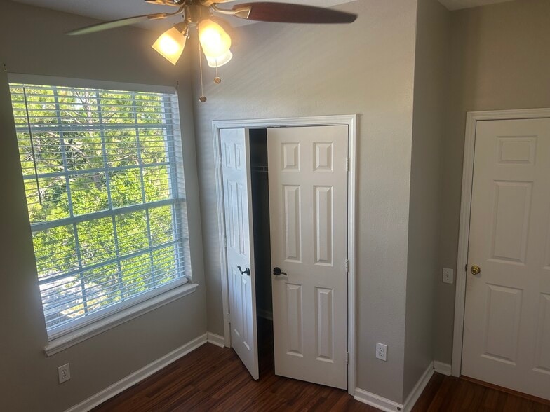 Building Photo - 7990 Baymeadows Rd E