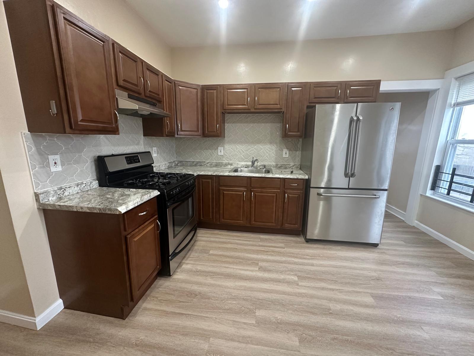 Building Photo - 94 Harrishof St