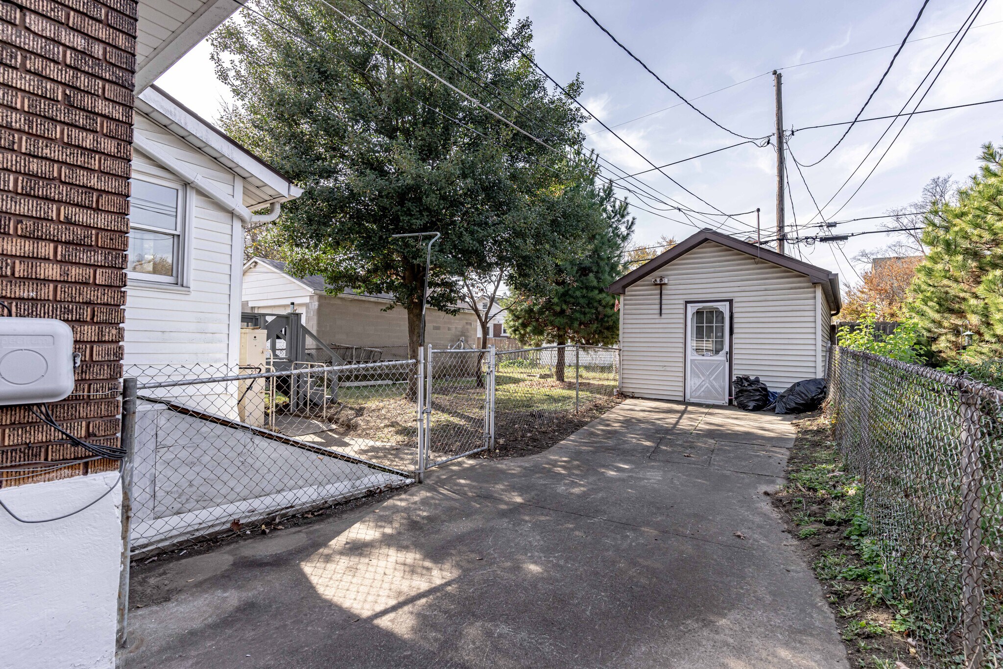 Building Photo - 2416 Sherry Rd