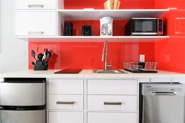 Building Photo - 1020 N Victoria Park Rd