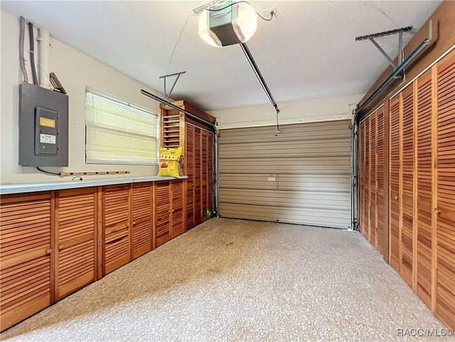 Building Photo - 1237 N Lion Cub Point