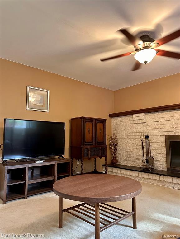 Building Photo - 6942 Leslee Crest Dr