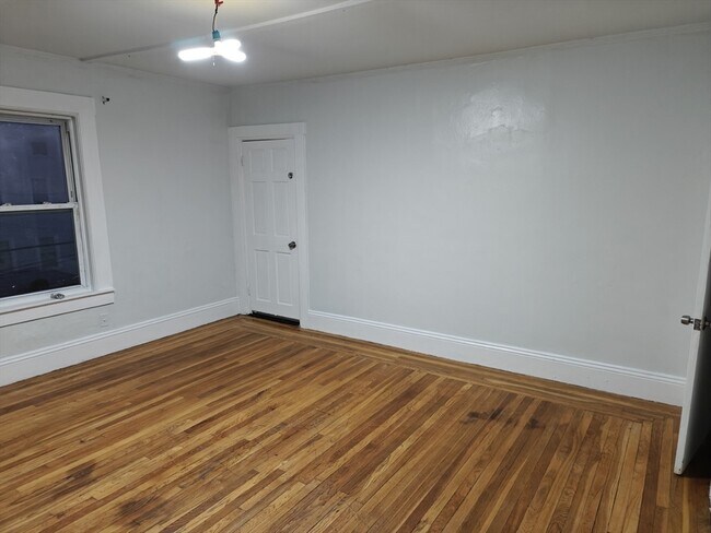 Building Photo - 11 Nelson St