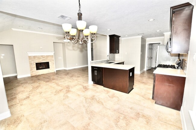 Building Photo - 26983 Crown Haven Dr