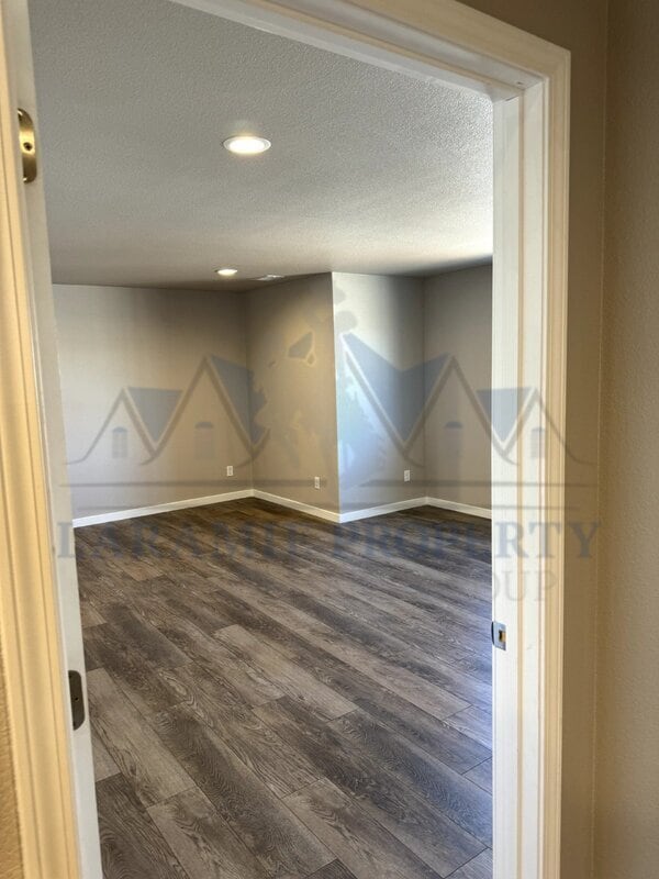 Building Photo - 4521 E Bobolink Ln