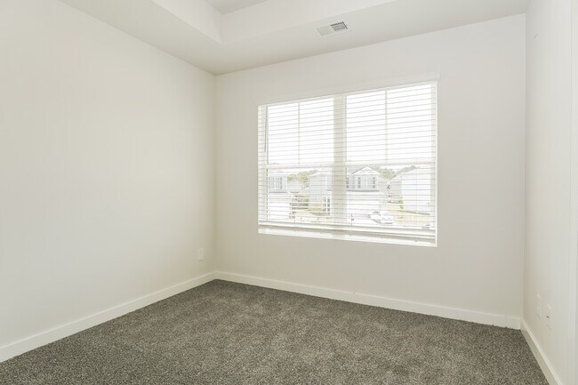 Building Photo - 5501 Cathwick Dr