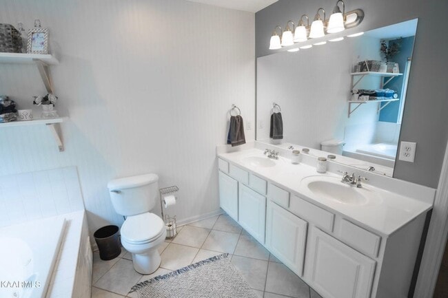 Building Photo - Beautiful 4-Bedroom Home in Desirable Wrens Creek Subdivision