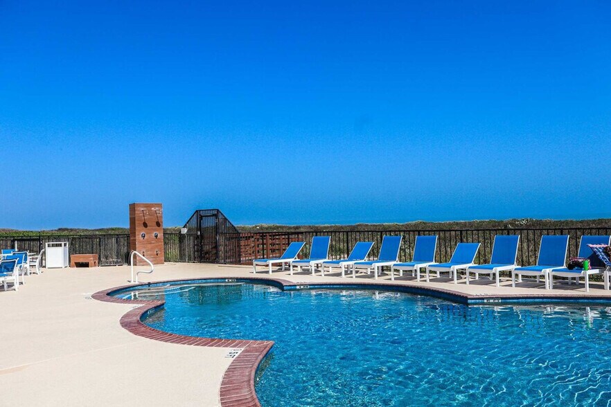 Building Photo - 4004 Gulf Blvd