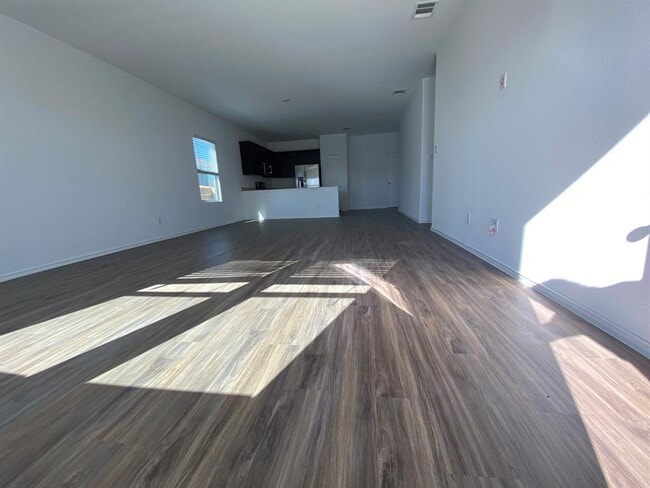 Building Photo - 117 Akela Wy