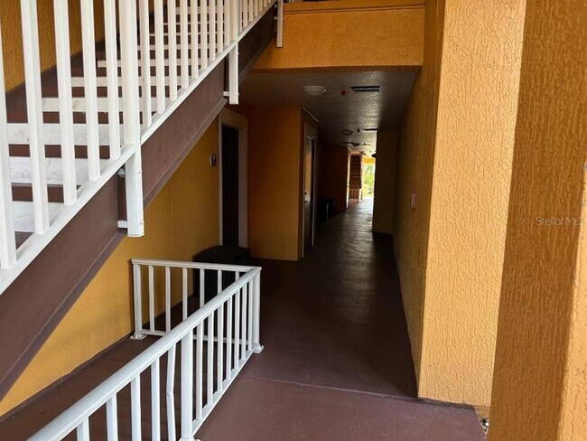 Building Photo - 5479 Vineland Rd