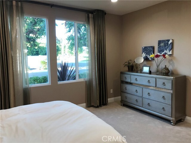 Building Photo - 4942 Tamarack Way