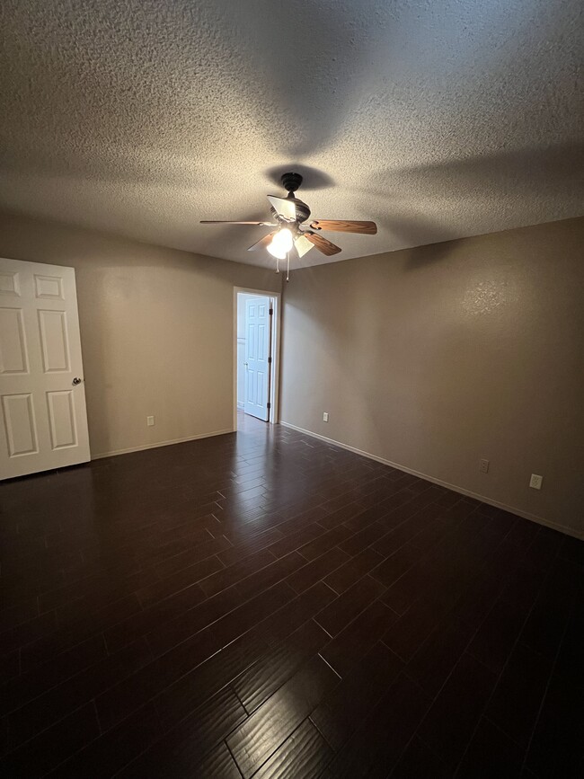 Master Bedroom - 635 S Vía Entrada