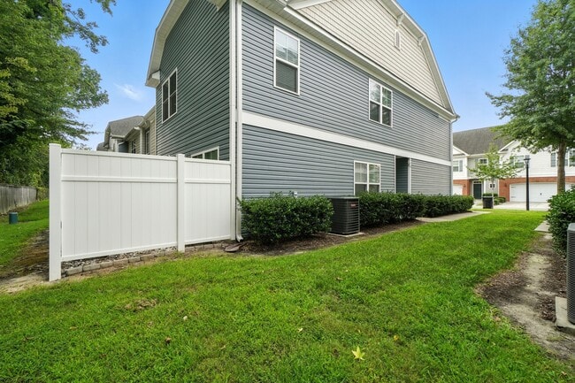 Building Photo - 5440 Safe Harbour Way
