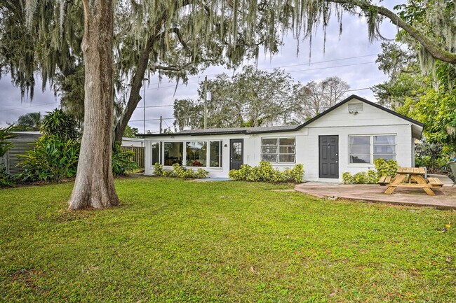 Building Photo - 1630 17th St NW